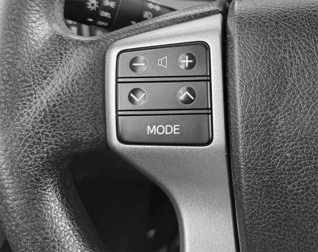 Used 2013 Toyota 4Runner SR5 w/ Convenience Pkg image 18