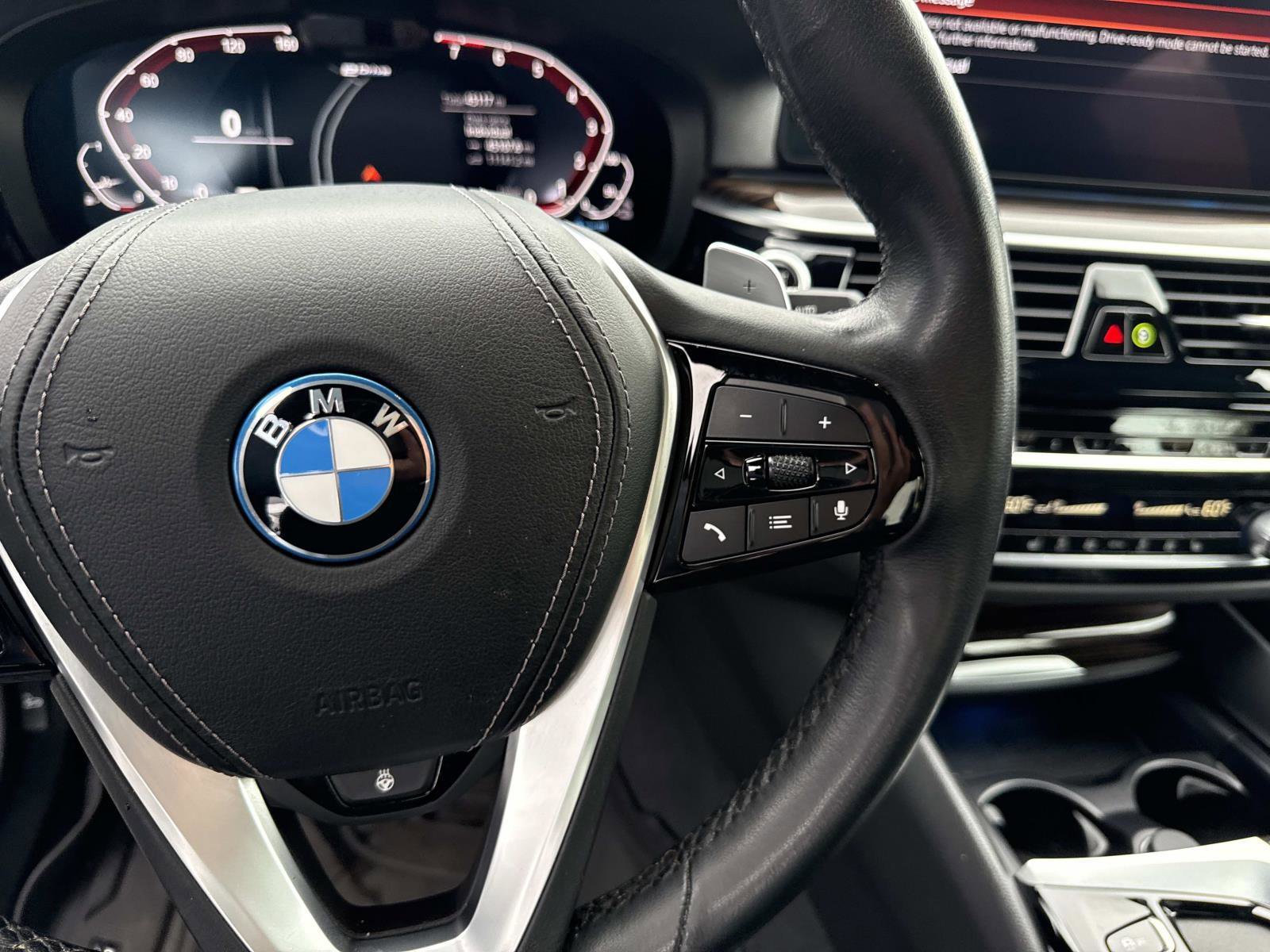 Used 2023 BMW 530e xDrive w/ Premium Package image 28