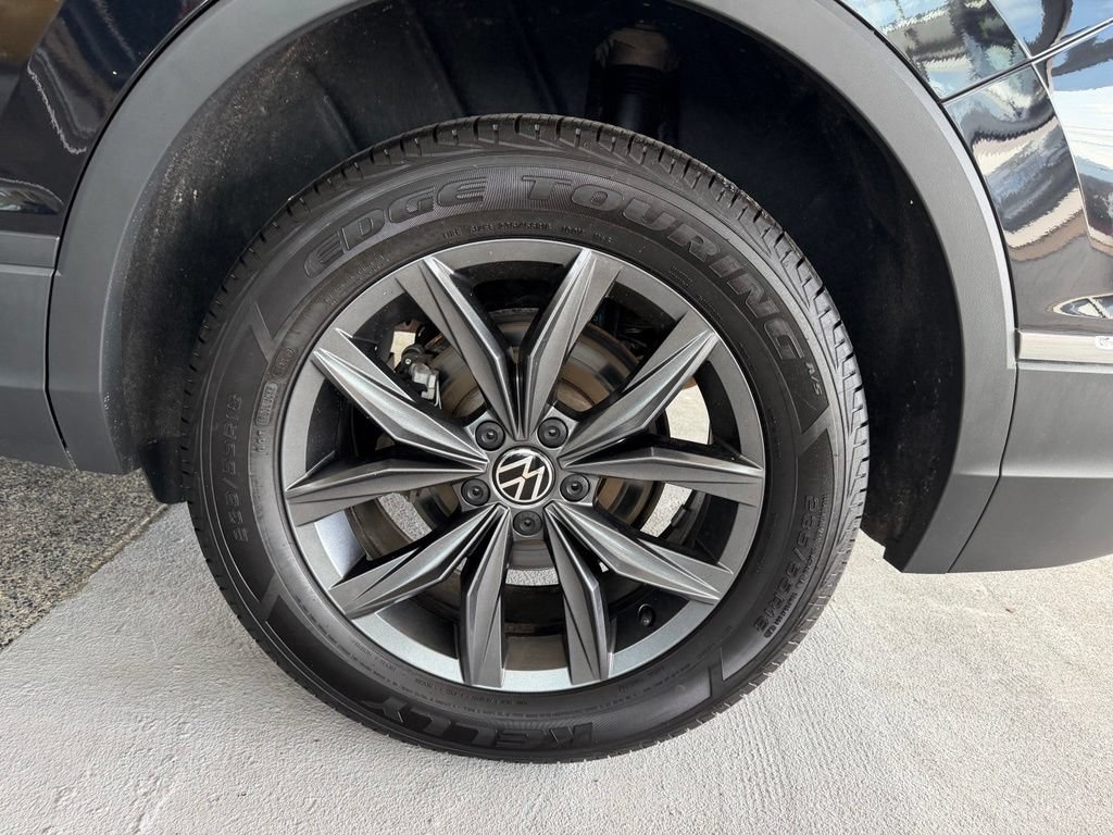 Used 2022 Volkswagen Tiguan SE AWD/4WD image 28