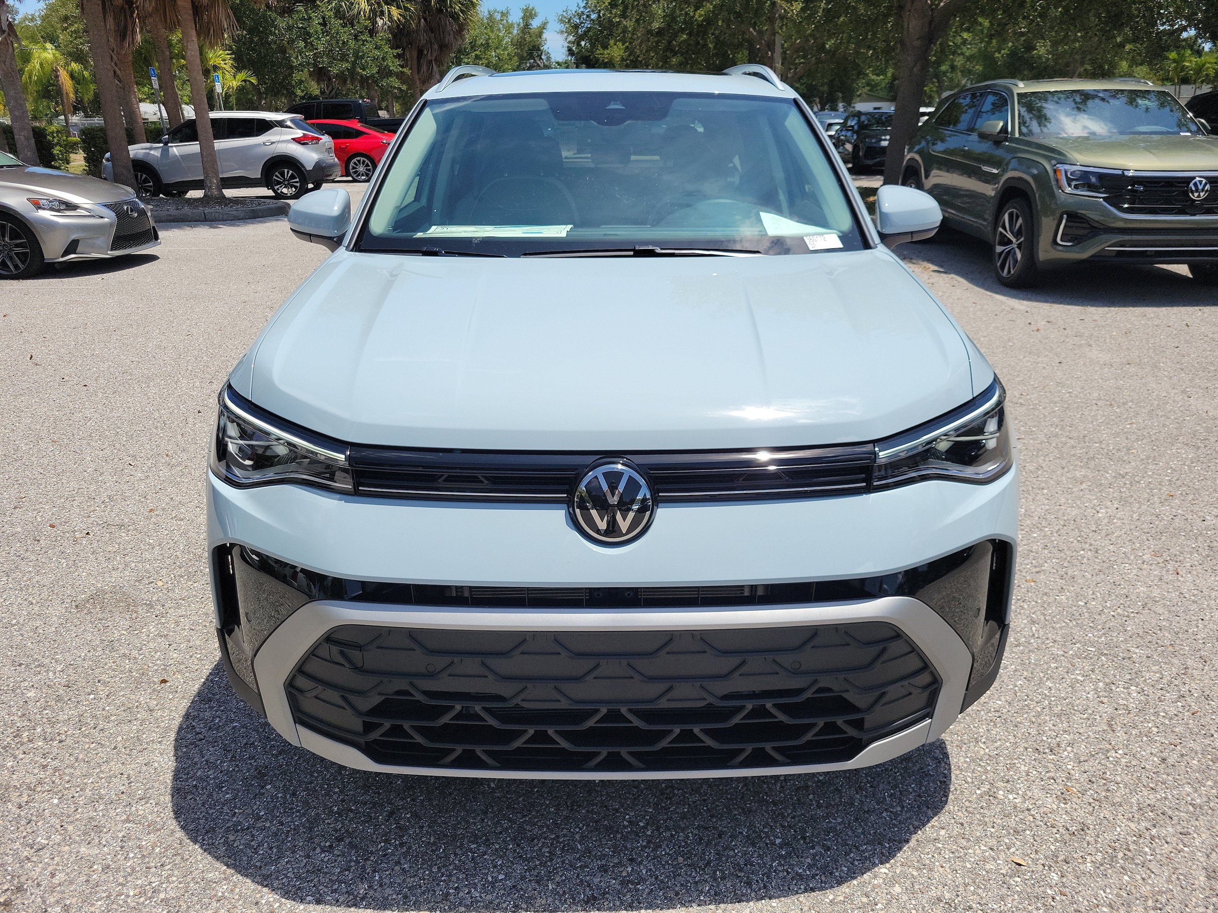 New 2026 Volkswagen Taos SE FWD image 2