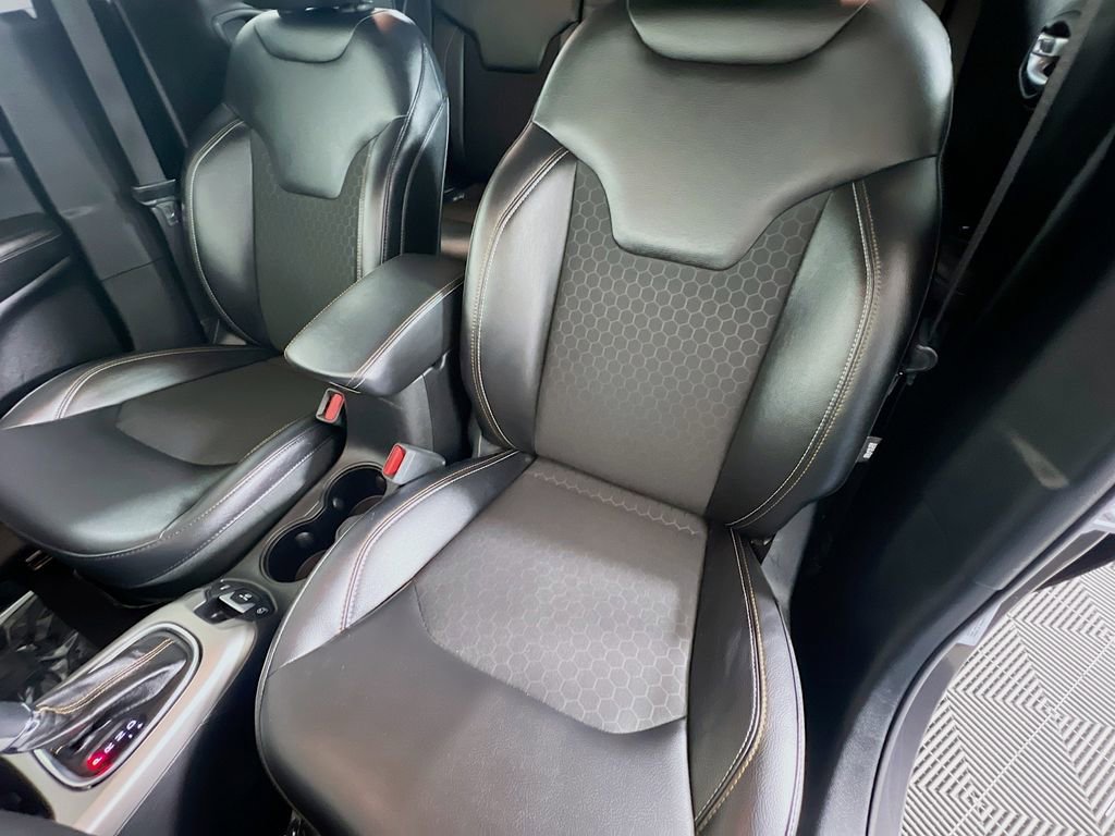 Used 2017 Jeep Compass Latitude w/ Popular Equipment Group image 19