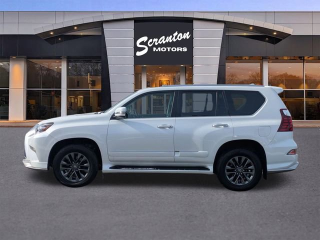 Used 2017 Lexus GX 460 Luxury w/ Sport Design Package image 2