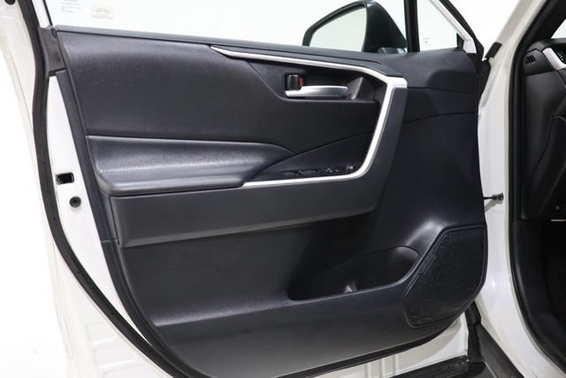 Used 2022 Toyota RAV4 SE w/ Convenience Package AWD/4WD image 19