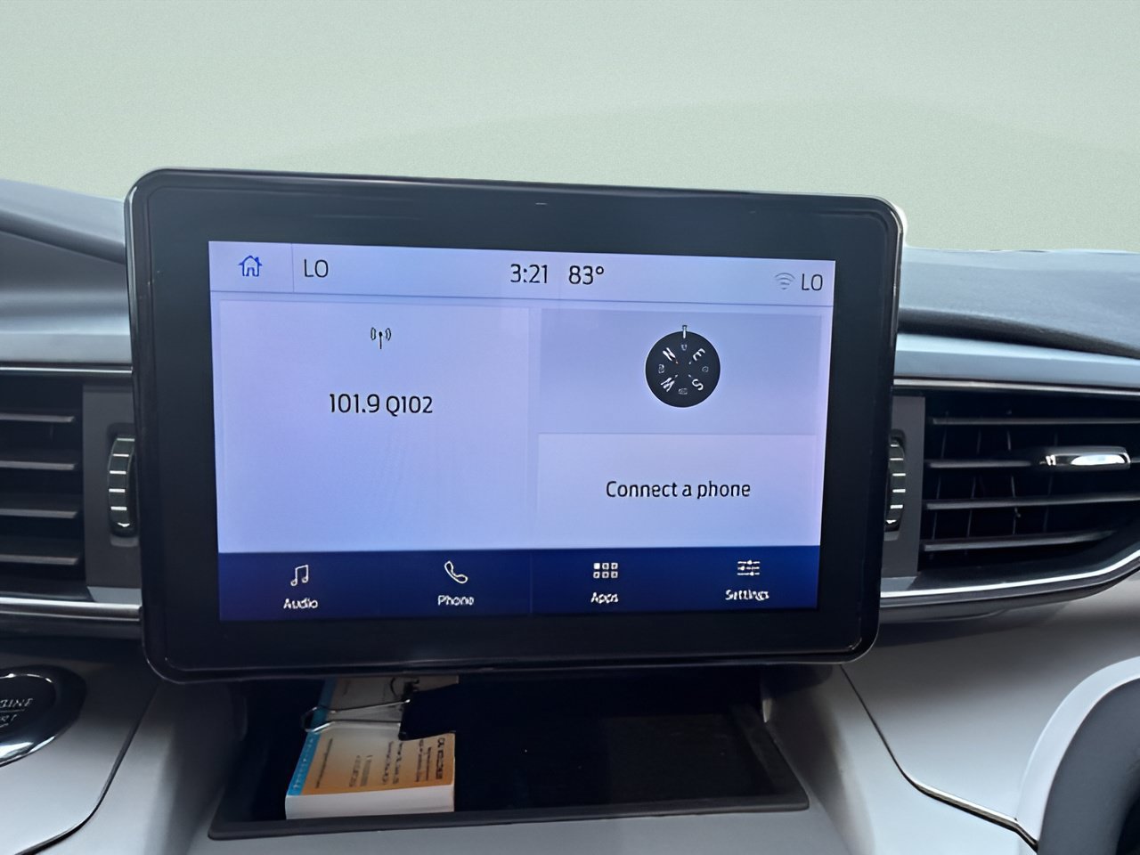 Used 2022 Ford Explorer XLT w/ Equipment Group 202A AWD/4WD image 25