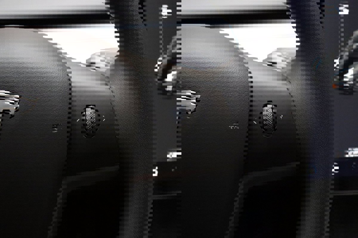 Used 2023 Tesla Model 3 Standard Range image 50