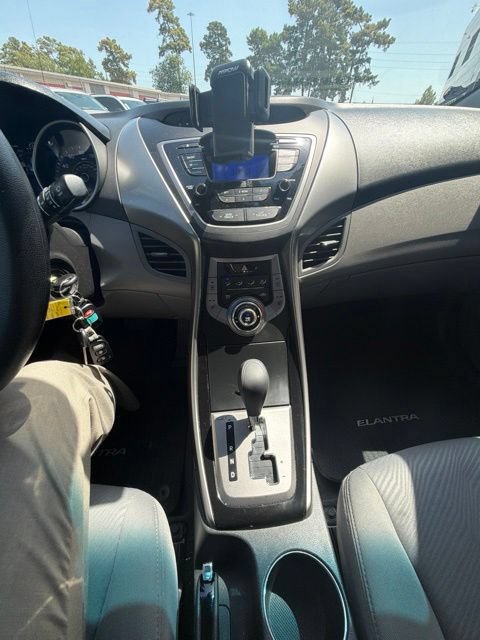 Used 2013 Hyundai Elantra GLS w/ Preferred Pkg FWD image 17