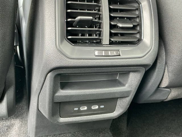 New 2026 Volkswagen Taos SE FWD image 15
