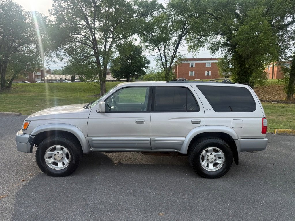 Used 2000 Toyota 4Runner Limited AWD/4WD image 8