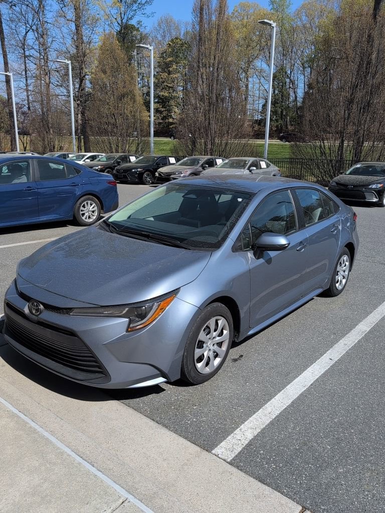 Used 2024 Toyota Corolla LE image 9