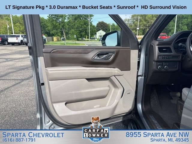 Used 2022 Chevrolet Suburban LT w/ LT Signature Plus Package AWD/4WD image 11