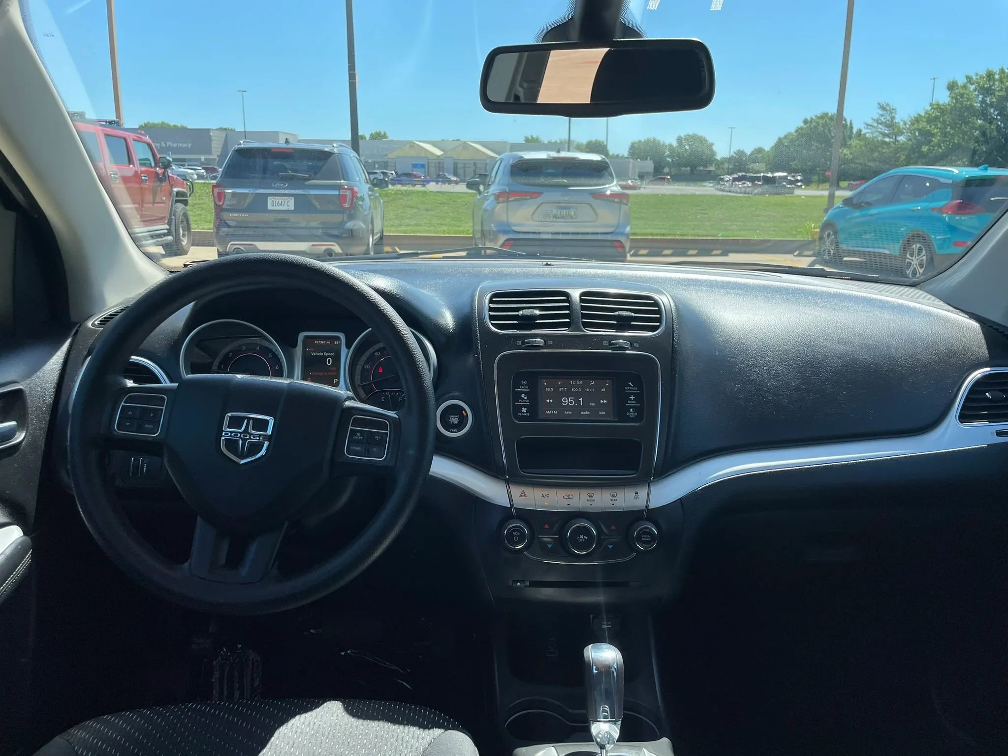 Used 2018 Dodge Journey SE w/ Blacktop Package FWD image 12