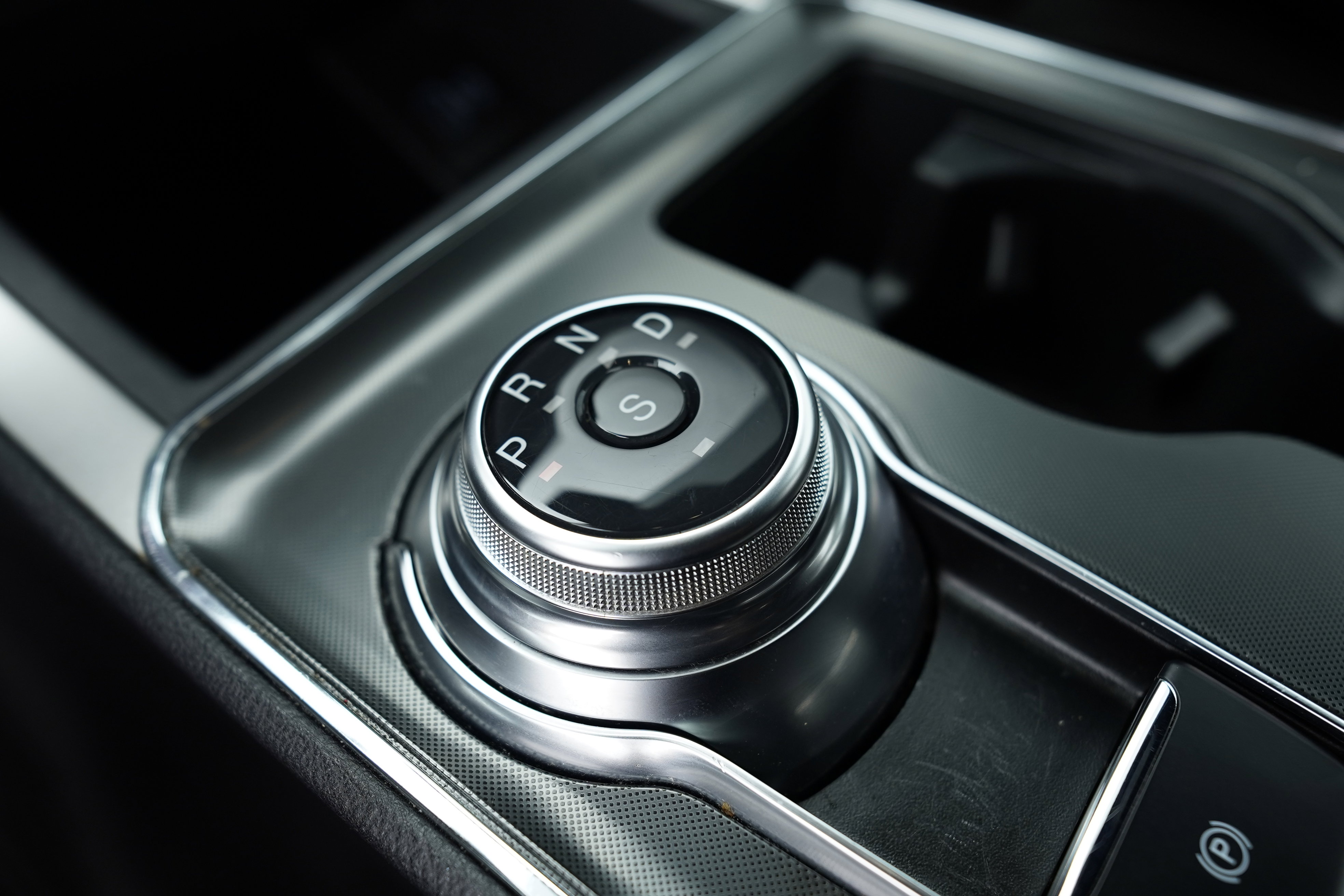 Used 2023 Ford Edge ST-Line image 25