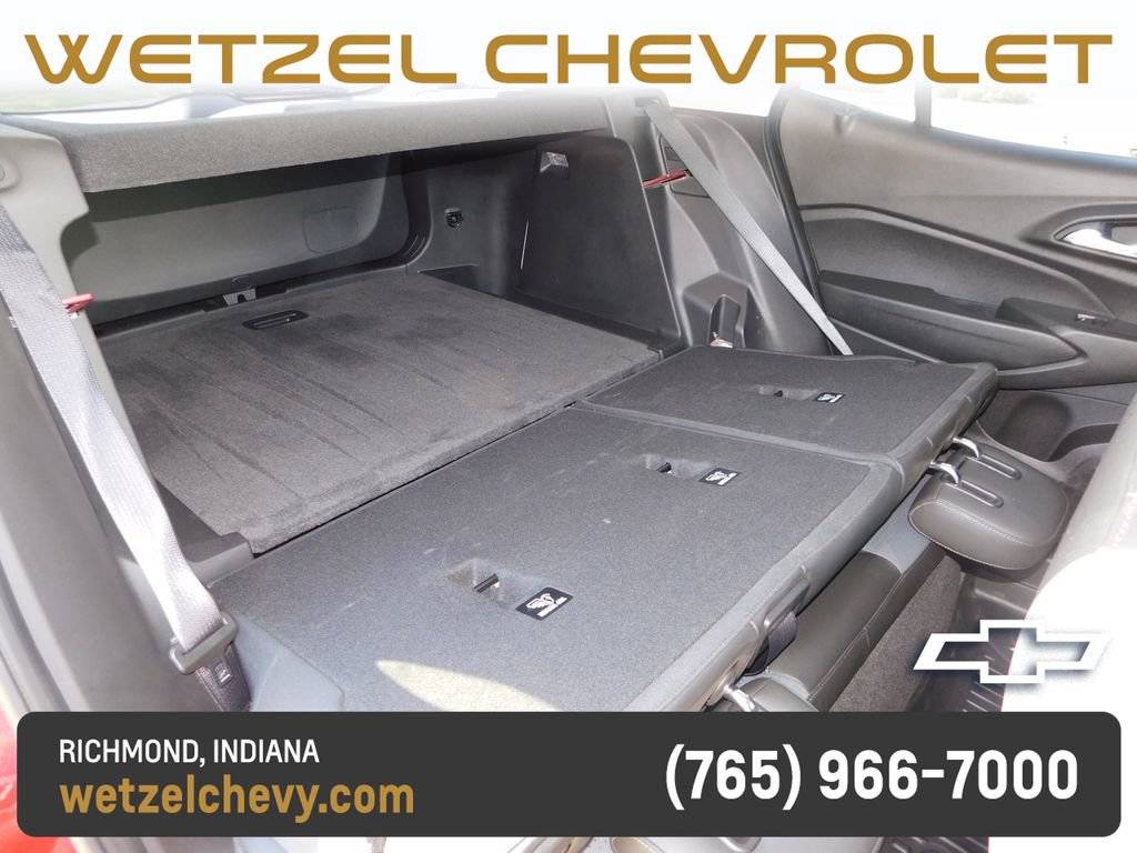 Used 2025 Chevrolet Trax LT w/ Driver Confidence Package FWD image 24