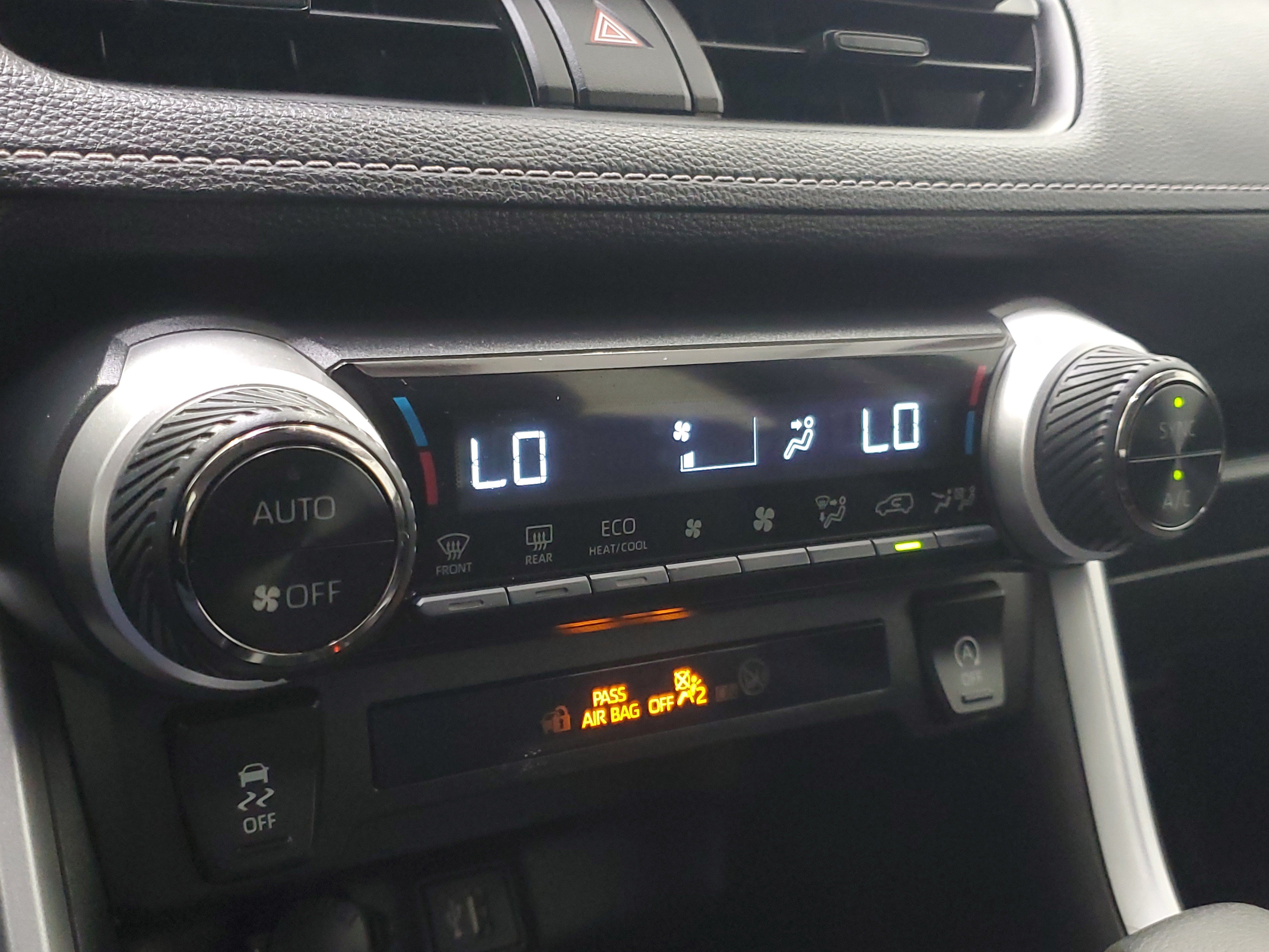 Used 2025 Toyota RAV4 XLE FWD image 29