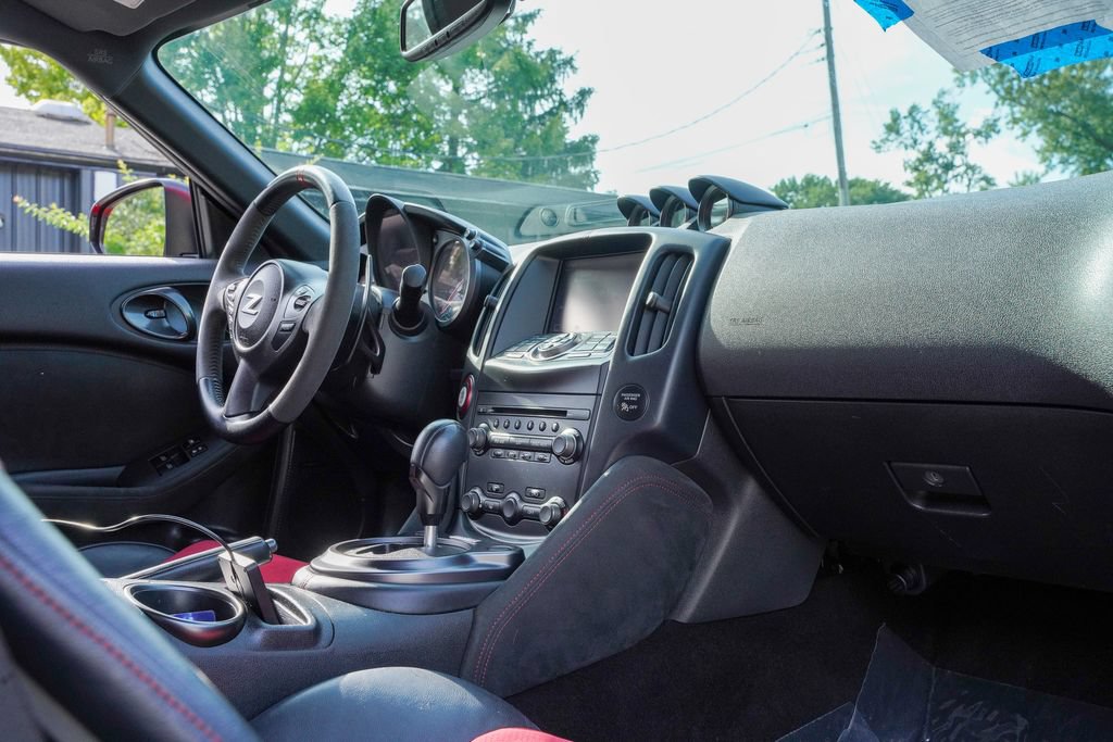 Used 2017 Nissan 370Z NISMO RWD image 35