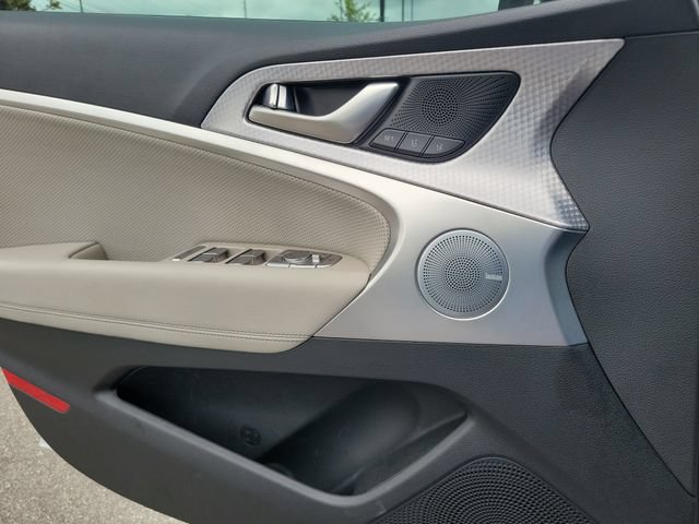Used 2023 Genesis G70 2.0T w/ Sport Prestige Package RWD image 20