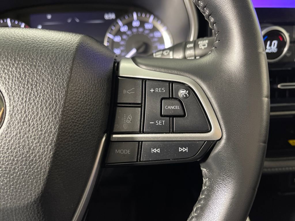 Certified 2024 Toyota Highlander XLE image 27
