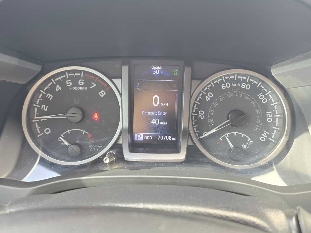 Used 2021 Toyota Tacoma Limited image 21