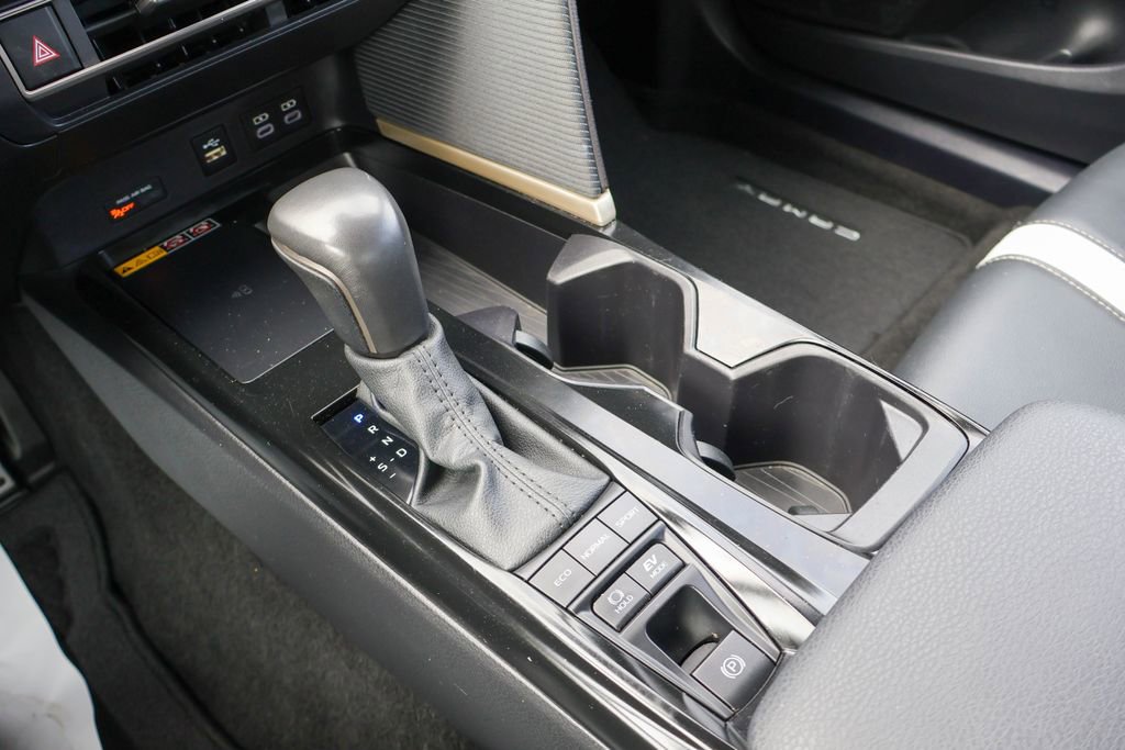 Used 2025 Toyota Camry SE FWD image 17