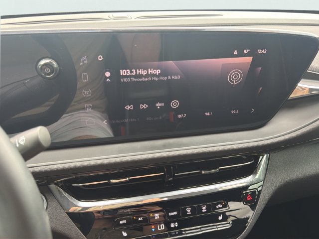 Used 2025 Buick Envista Avenir FWD image 24