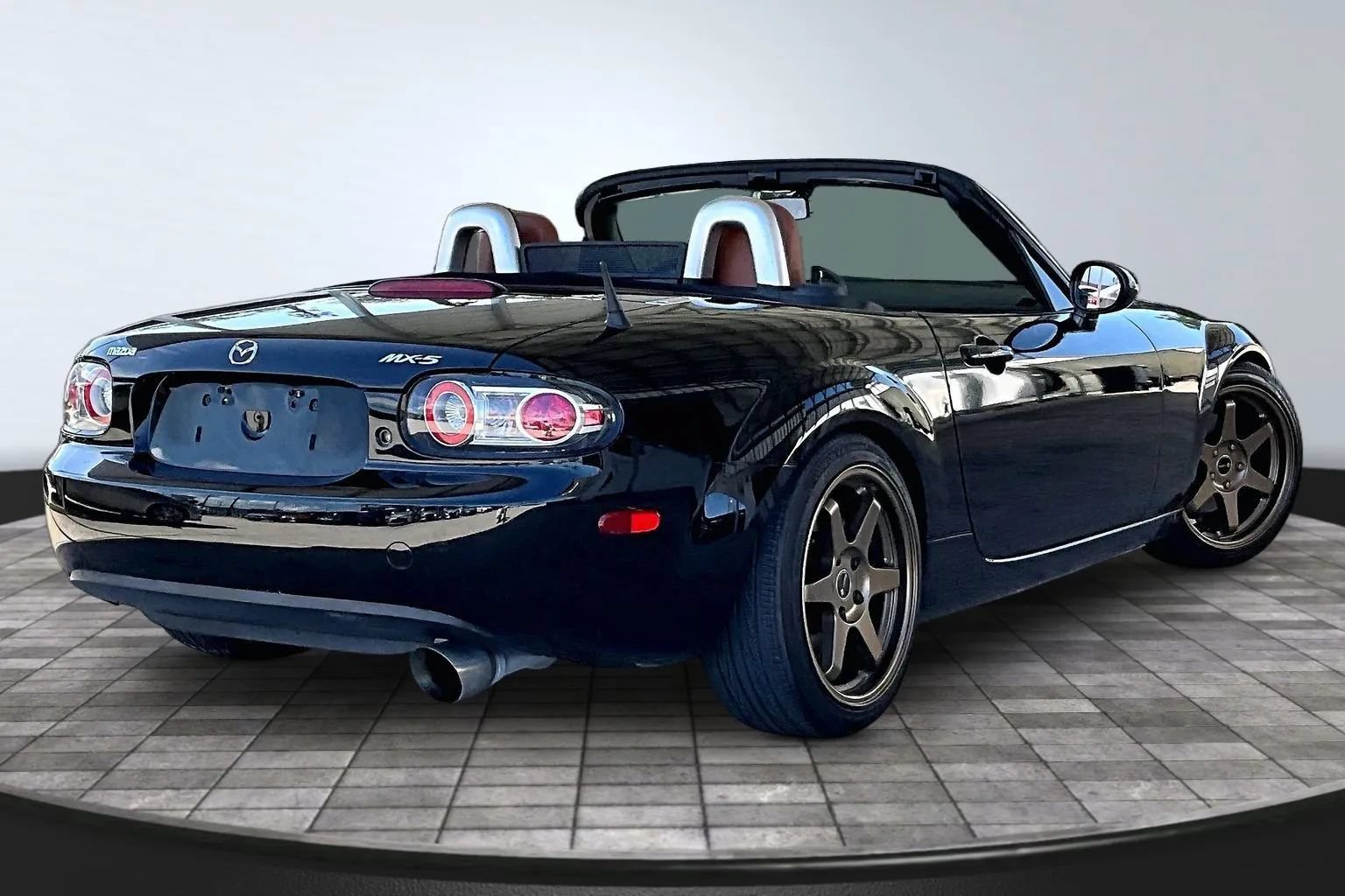 Used 2006 MAZDA MX-5 Miata Grand Touring w/ Premium Pkg RWD image 6