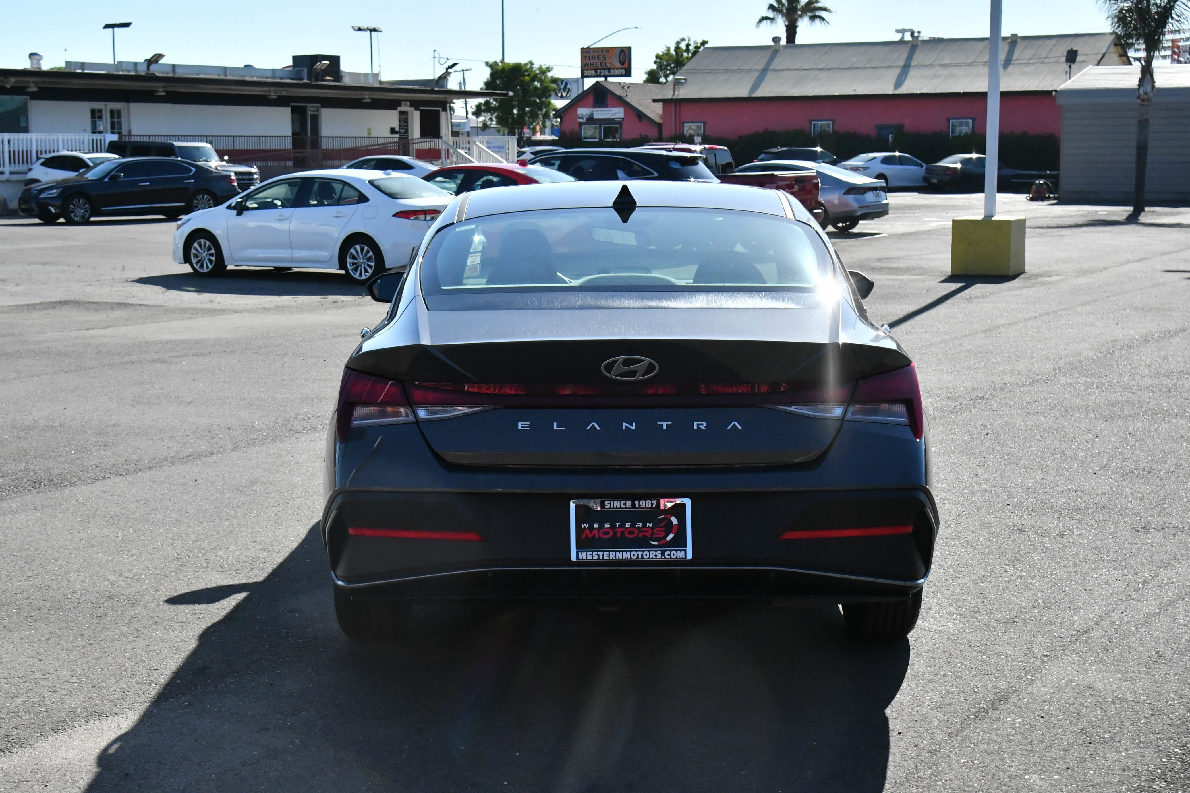 Used 2024 Hyundai Elantra SE FWD image 7