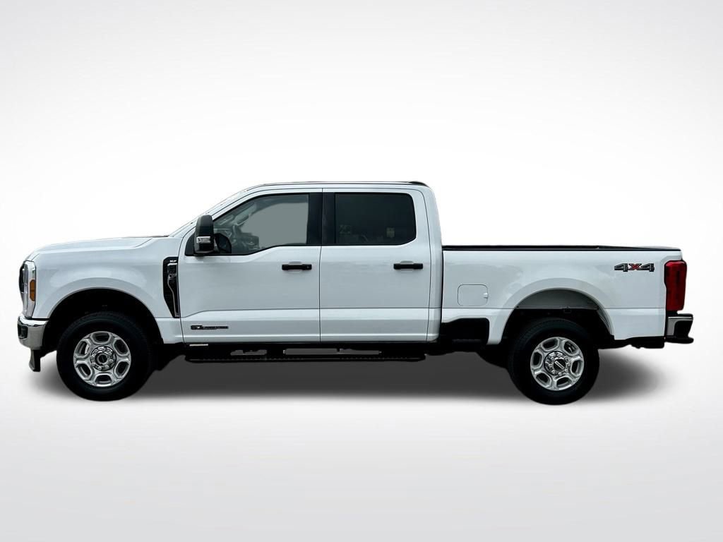 Used 2025 Ford F350 XLT image 8
