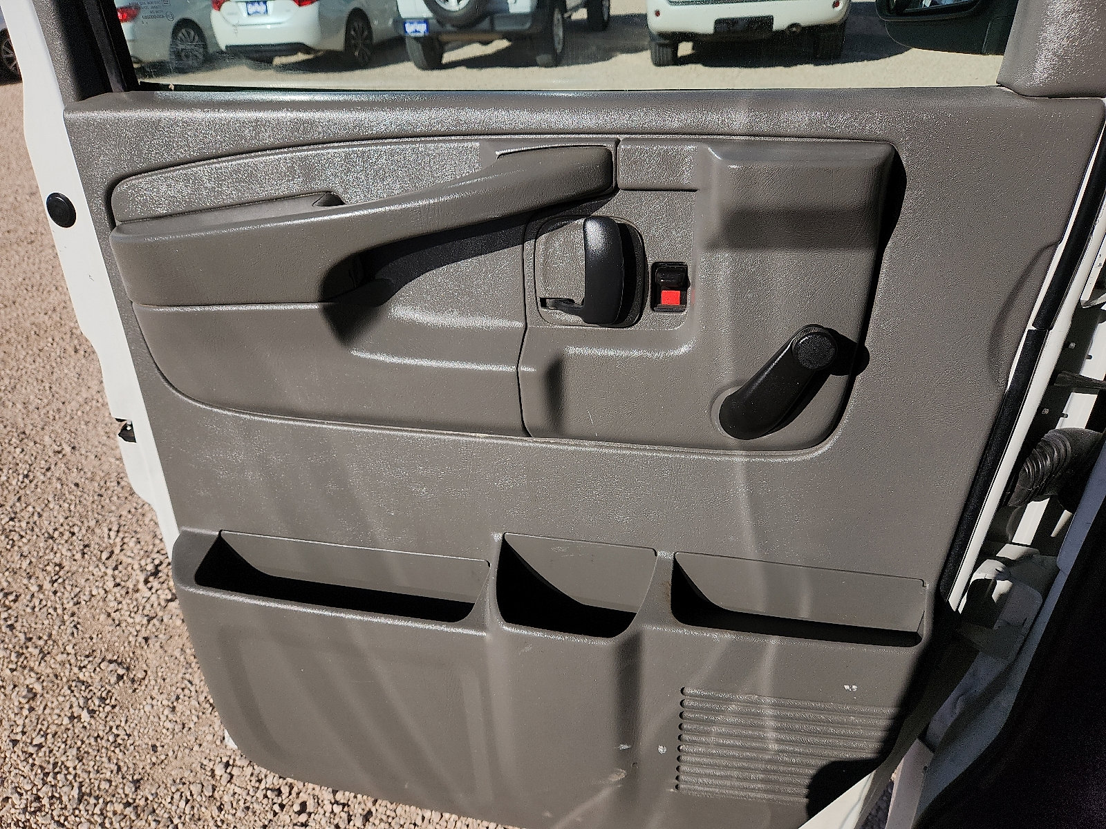 Used 2012 Chevrolet Express 2500 w/ Cold Climate Package image 12