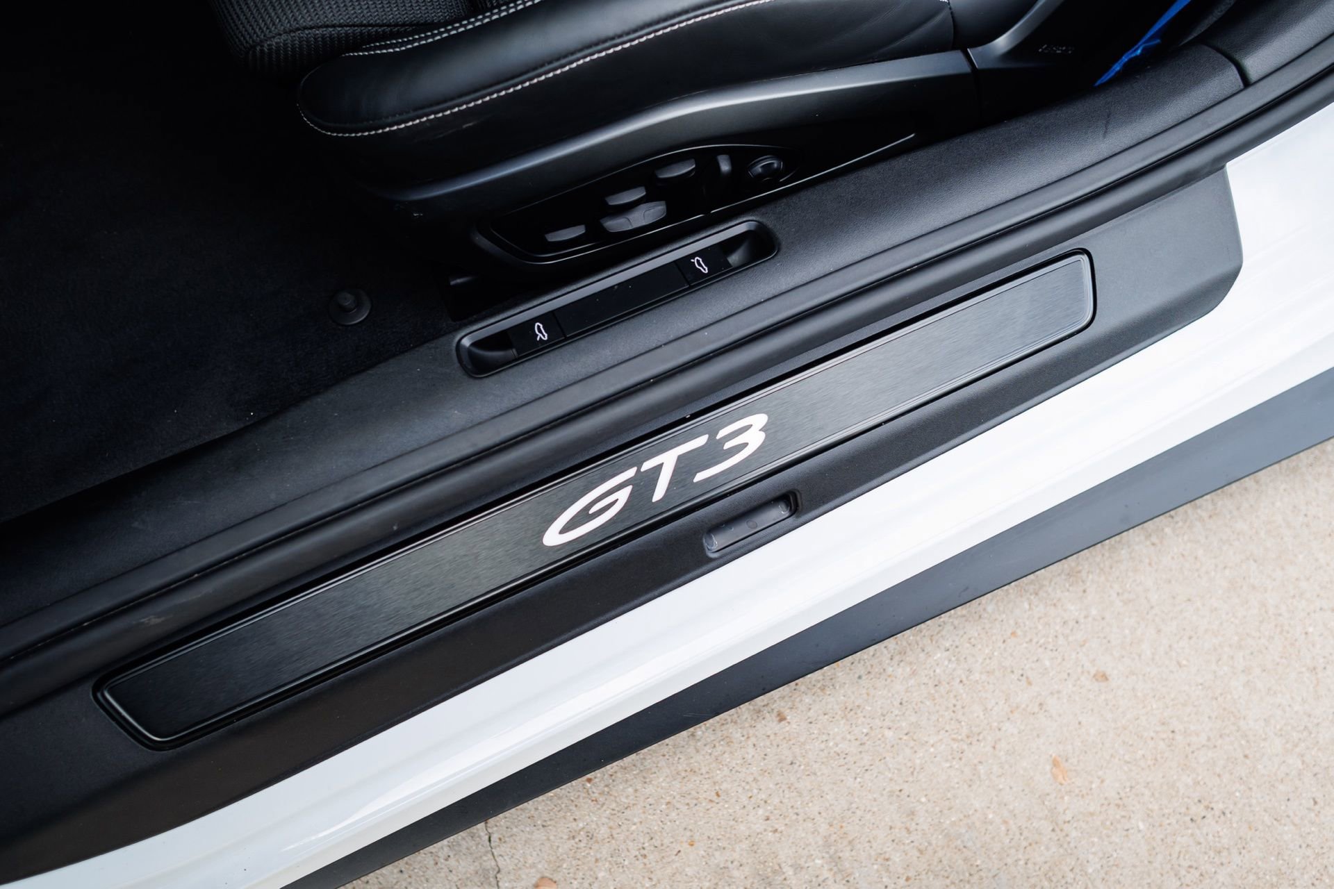 Used 2022 Porsche 911 GT3 RWD image 45