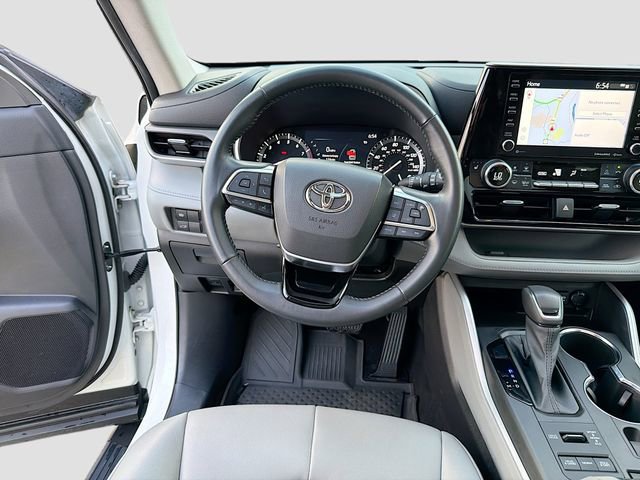 Used 2021 Toyota Highlander XLE image 22
