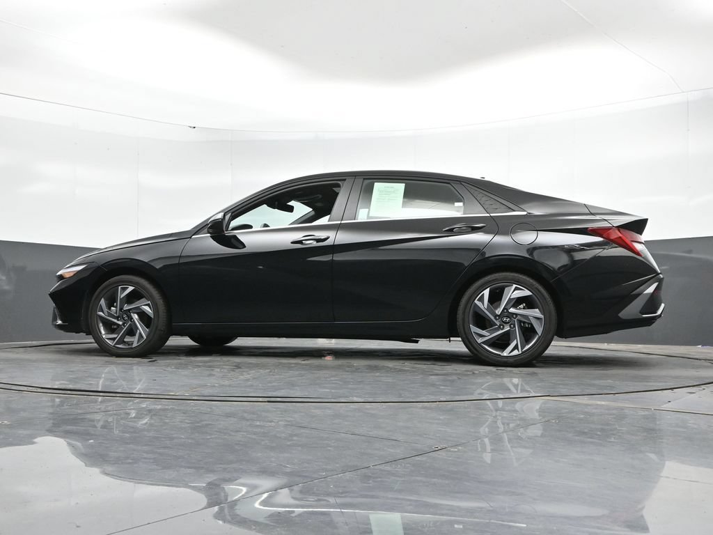 Certified 2026 Hyundai Elantra Limited w/ Cargo Package FWD image 47