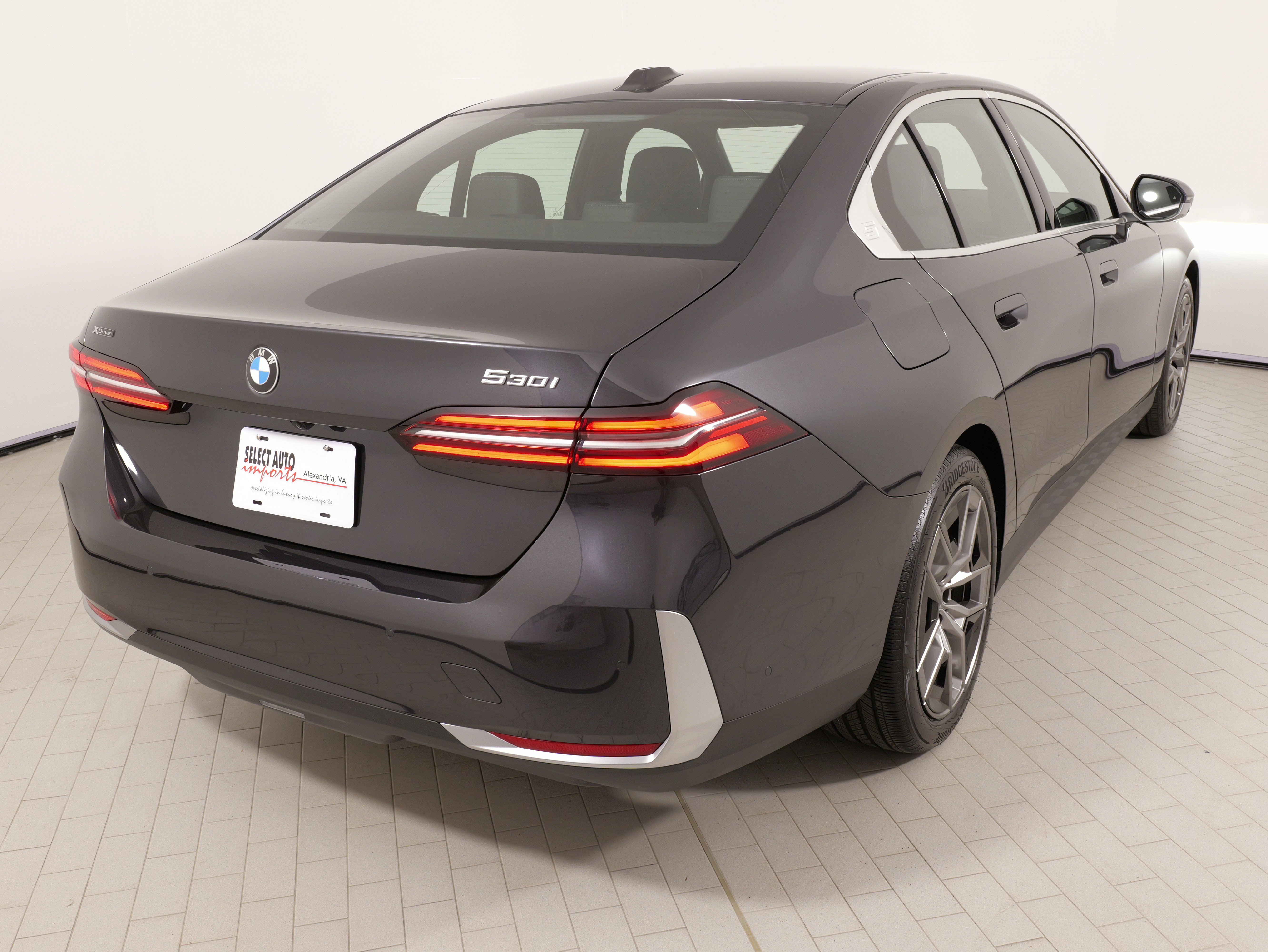 Used 2026 BMW 530i xDrive w/ Premium Package image 12