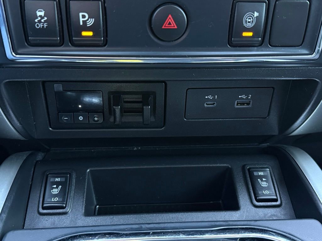 Used 2020 Nissan Titan SV w/ SV Convenience Package image 45