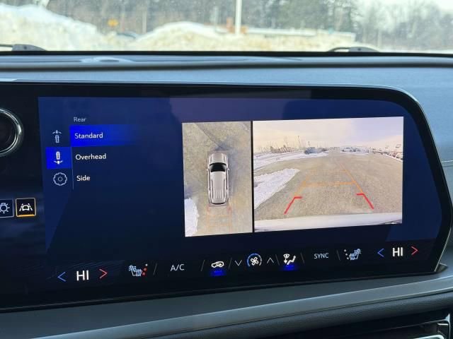 Used 2024 Chevrolet Traverse LT w/ LPO, Floor Liner Package image 27