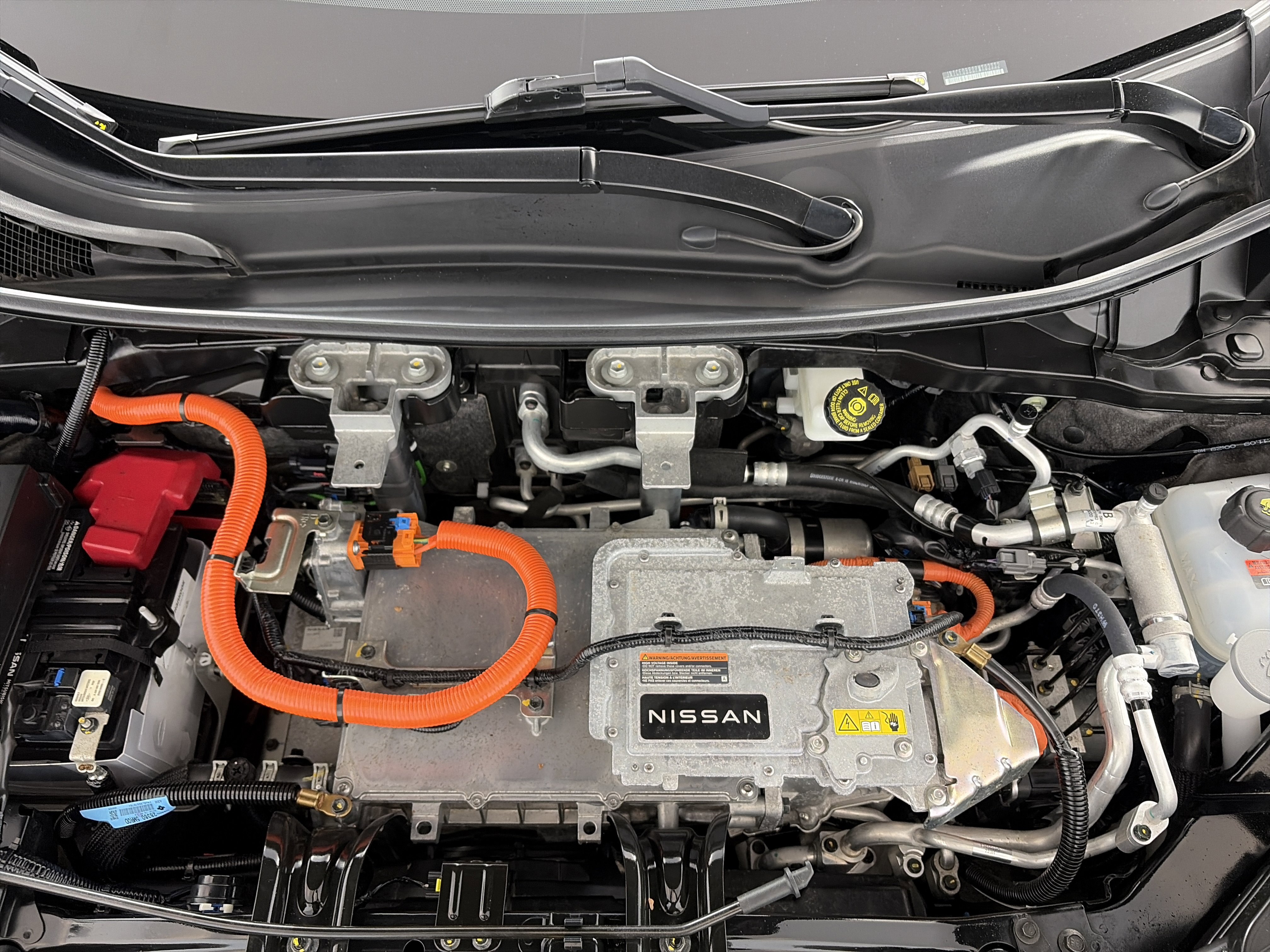 Used 2023 Nissan Ariya AWD image 11