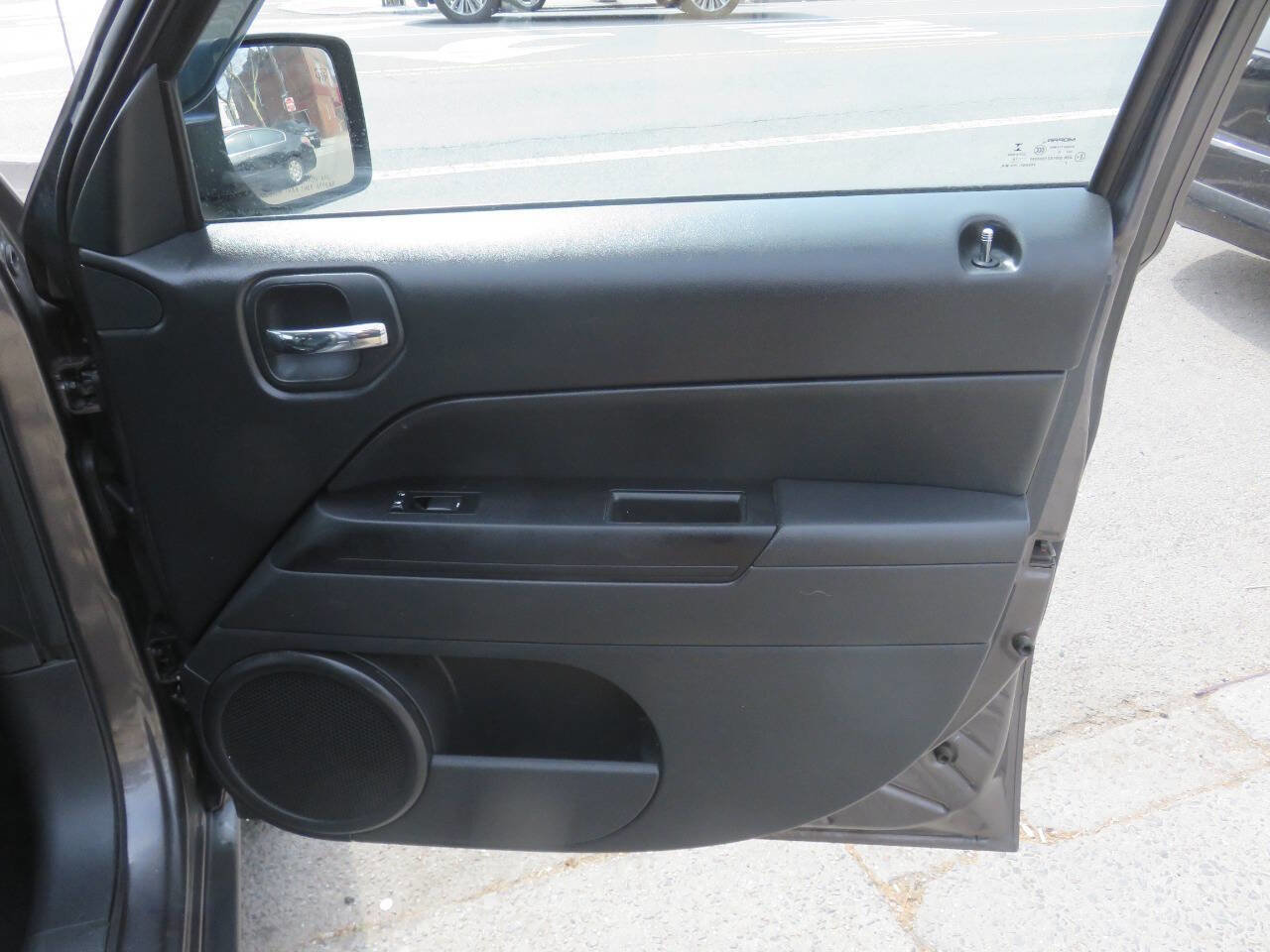 Used 2016 Jeep Patriot High Altitude image 27