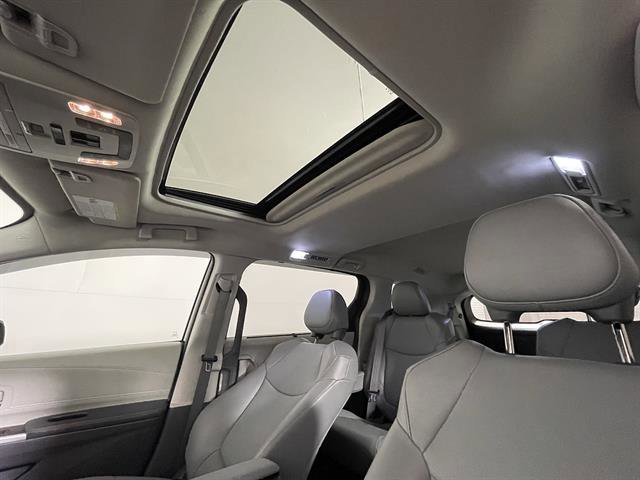 Certified 2021 Toyota Sienna XLE AWD/4WD image 10