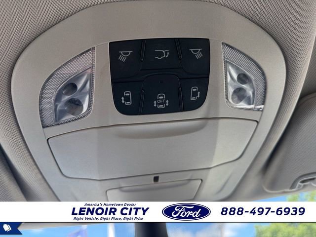 Used 2023 Chrysler Pacifica Touring-L FWD image 17