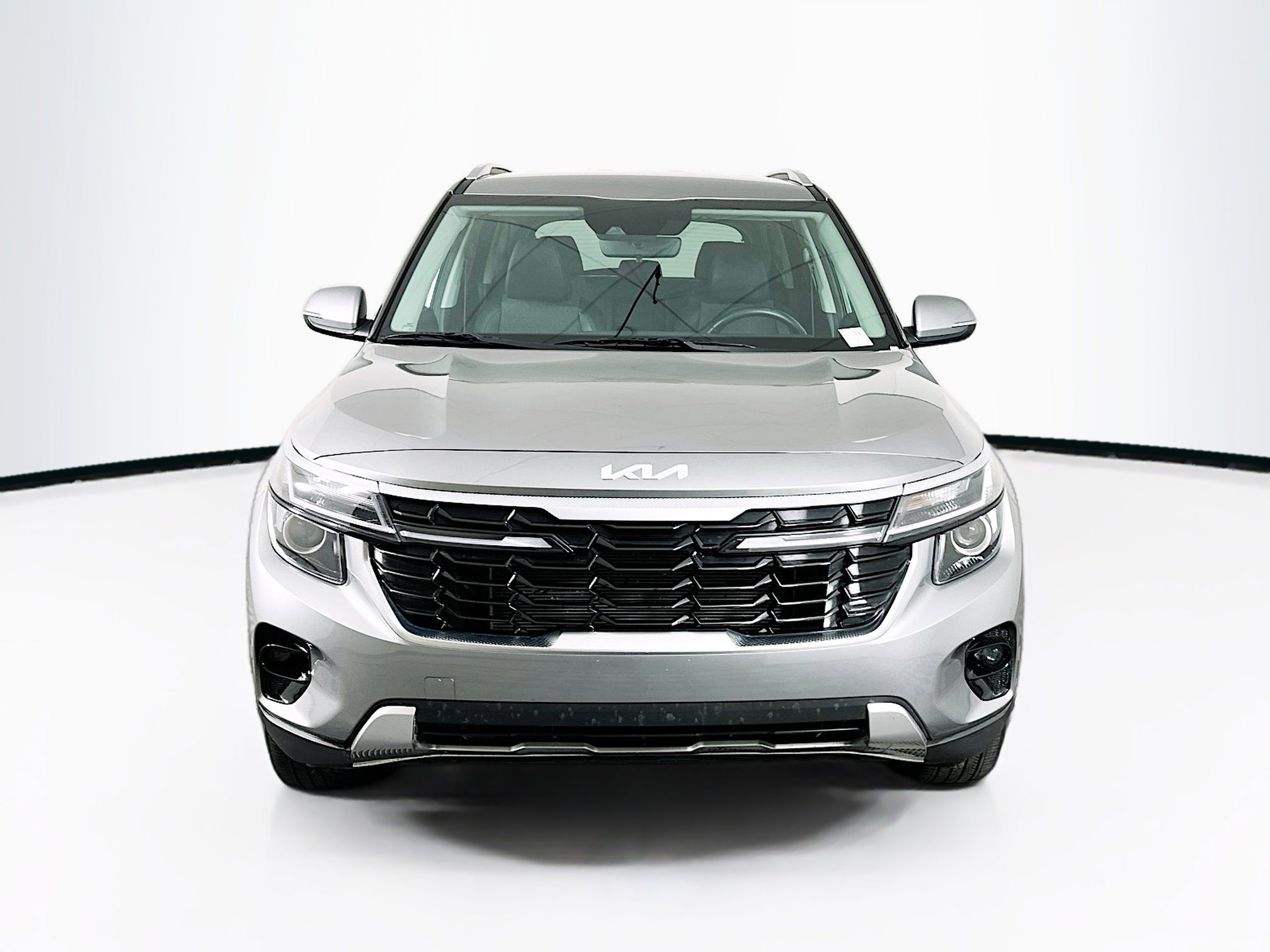 Used 2025 Kia Seltos S FWD image 2