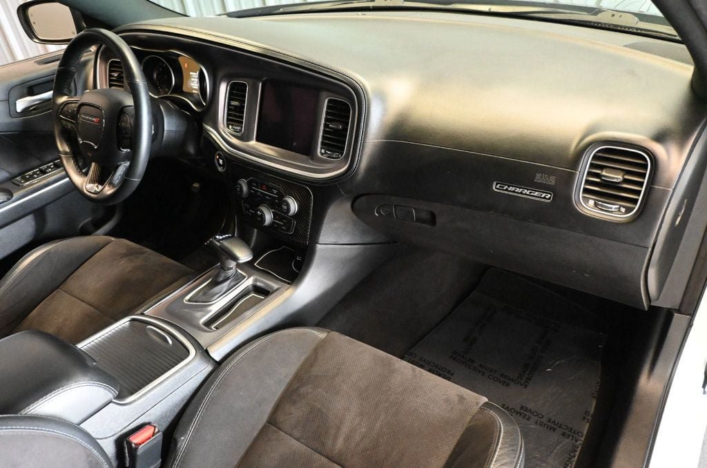 Used 2019 Dodge Charger R/T w/ Plus Group RWD image 11