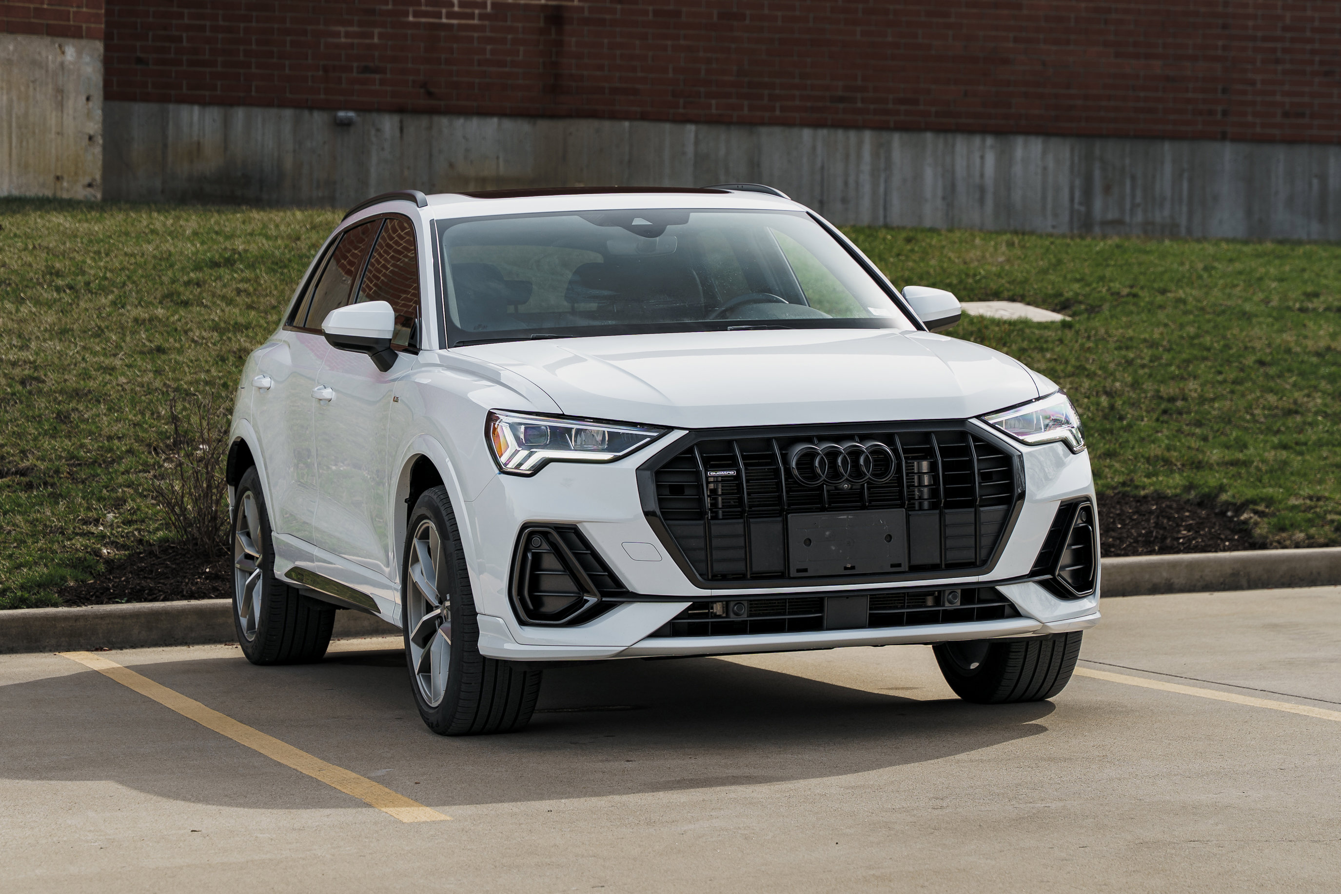 Used 2023 Audi Q3 2.0T Premium Plus w/ Premium Plus Package image 2