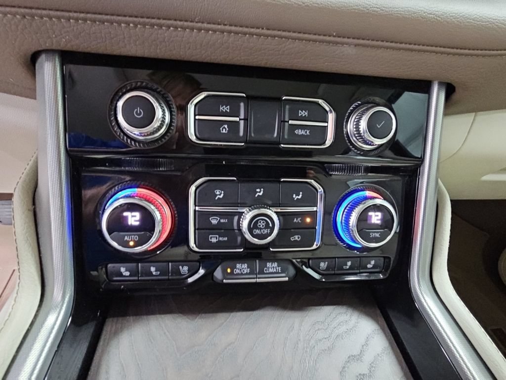 Used 2022 GMC Yukon Denali w/ Advanced Technology Package RWD image 20