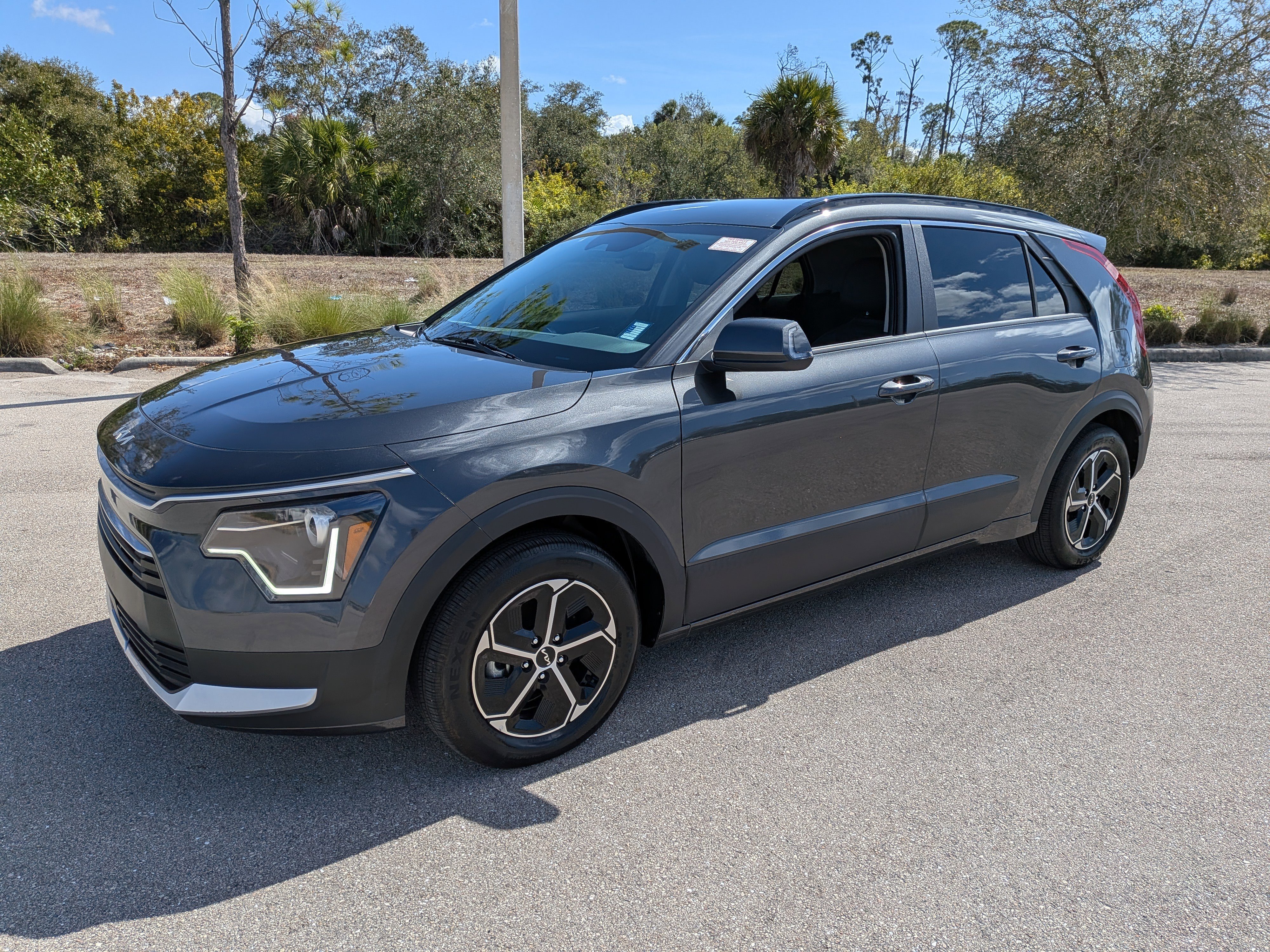 Used 2024 Kia Niro EX image 9