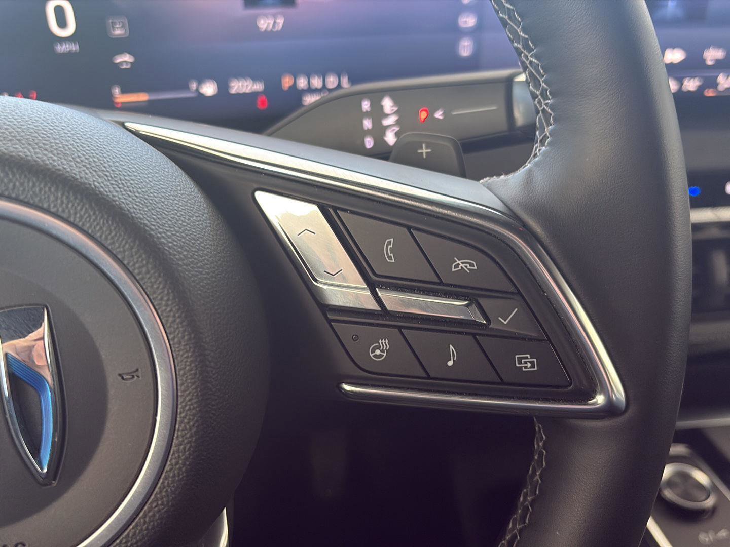 Used 2025 Buick Enclave Preferred image 15