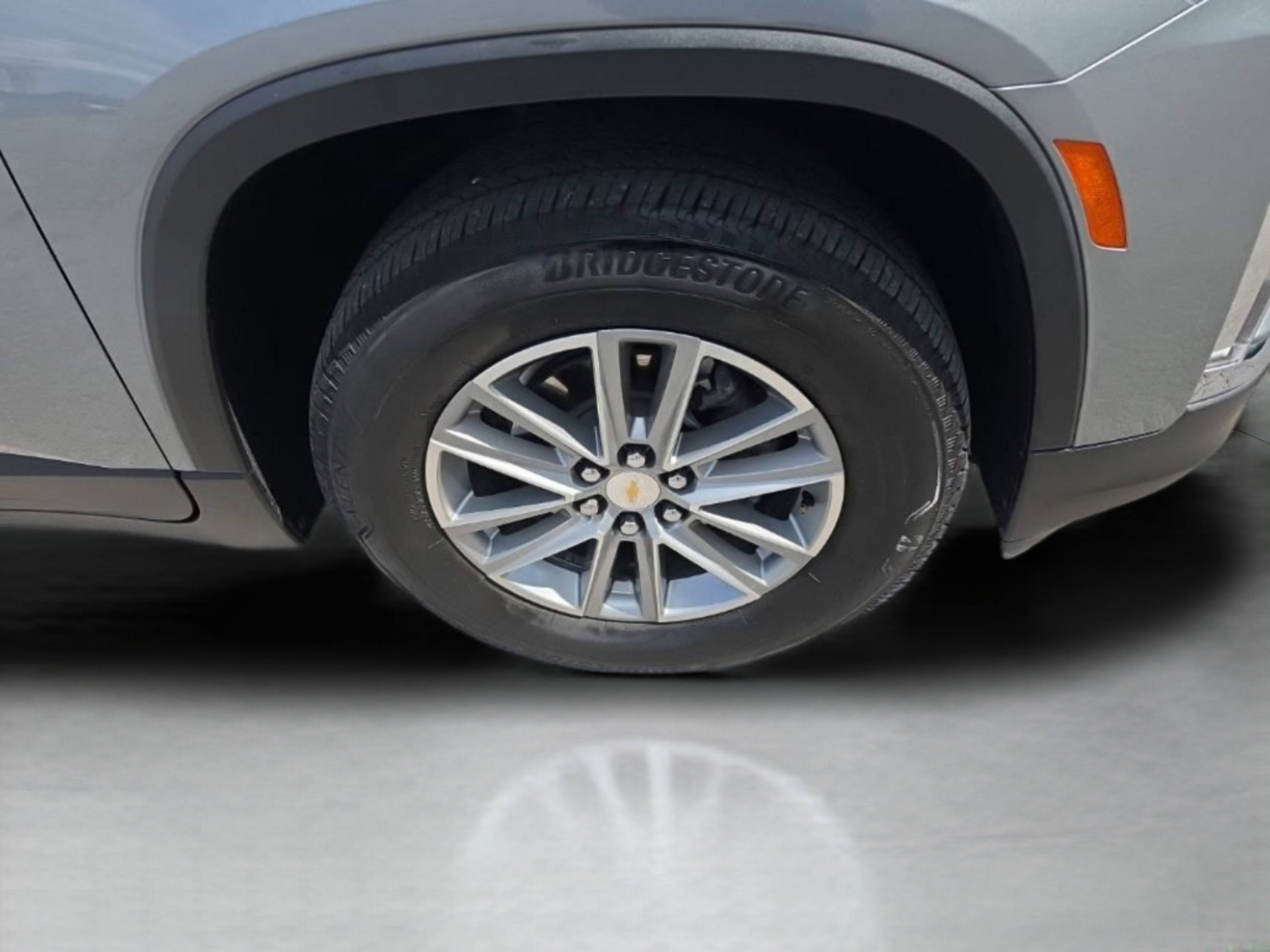 Used 2023 Chevrolet Traverse LT FWD image 37
