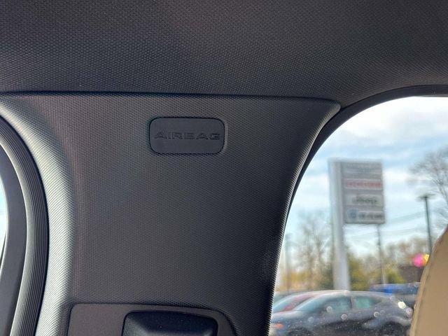 Used 2024 Jeep Grand Cherokee Limited w/ Black Appearance Package image 27