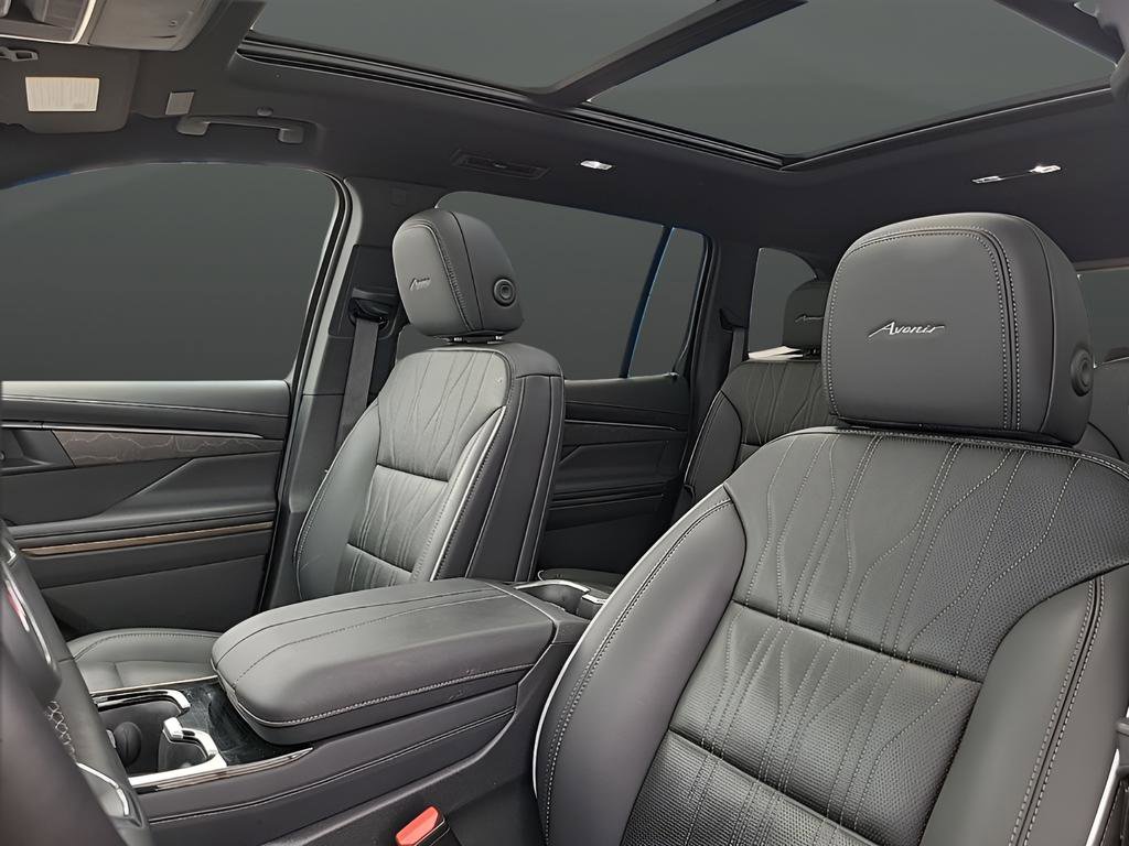 Used 2025 Buick Enclave Avenir w/ Super Cruise Package image 21