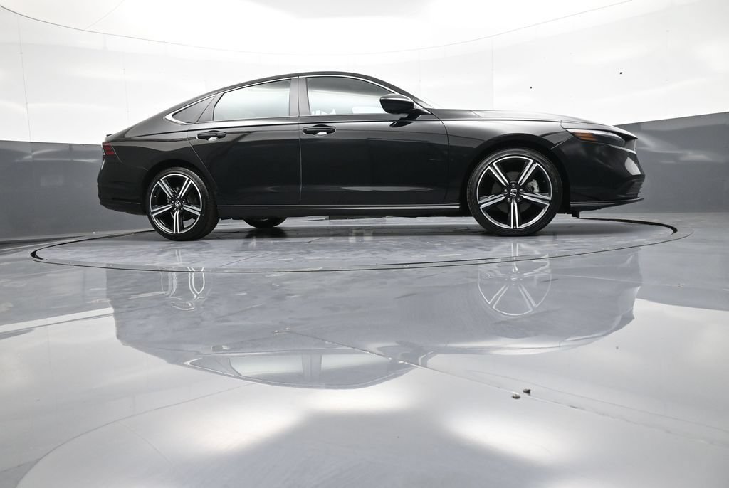Used 2025 Honda Accord Sport image 28