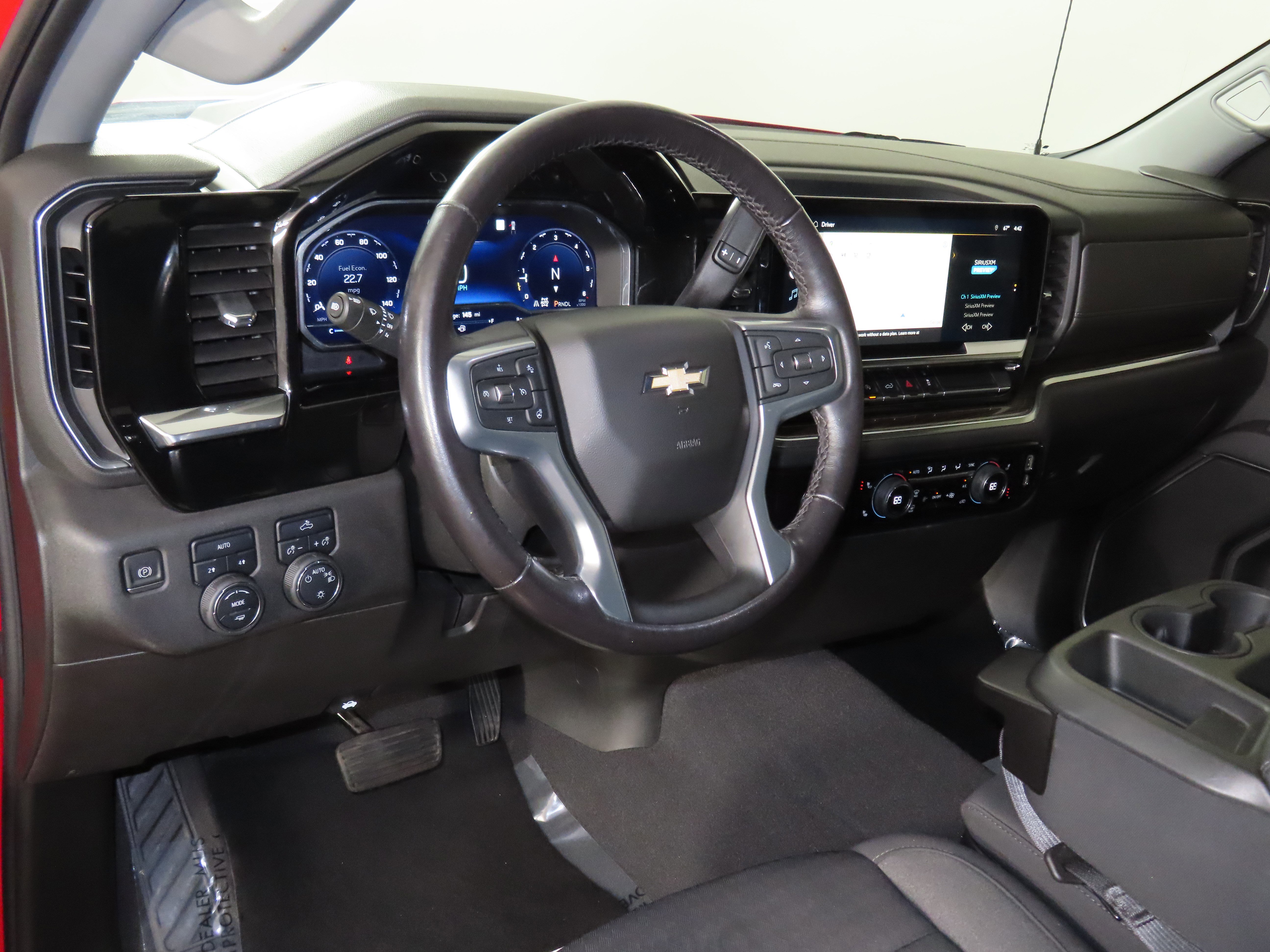 Used 2022 Chevrolet Silverado 1500 LT AWD/4WD image 27