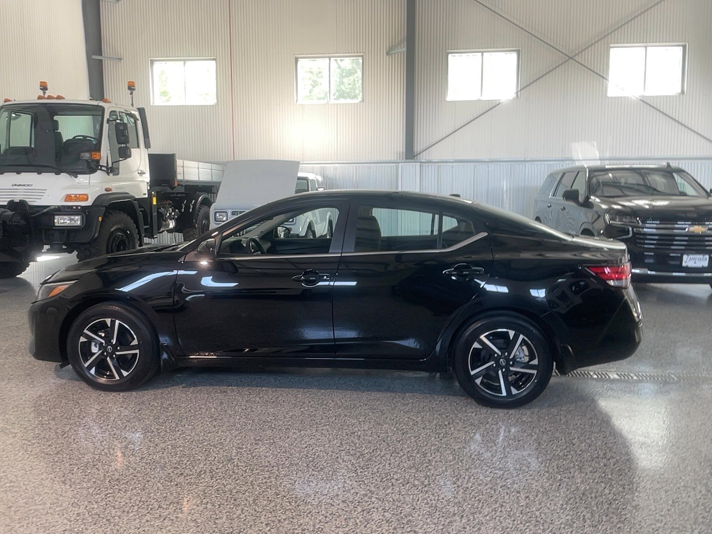 Used 2025 Nissan Sentra SV FWD image 4